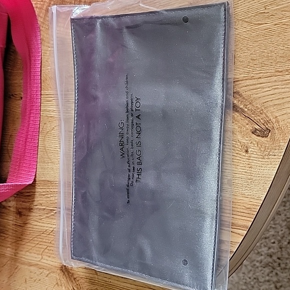 Thirty-One Triple Slit Pocket - Picture 3 of 4